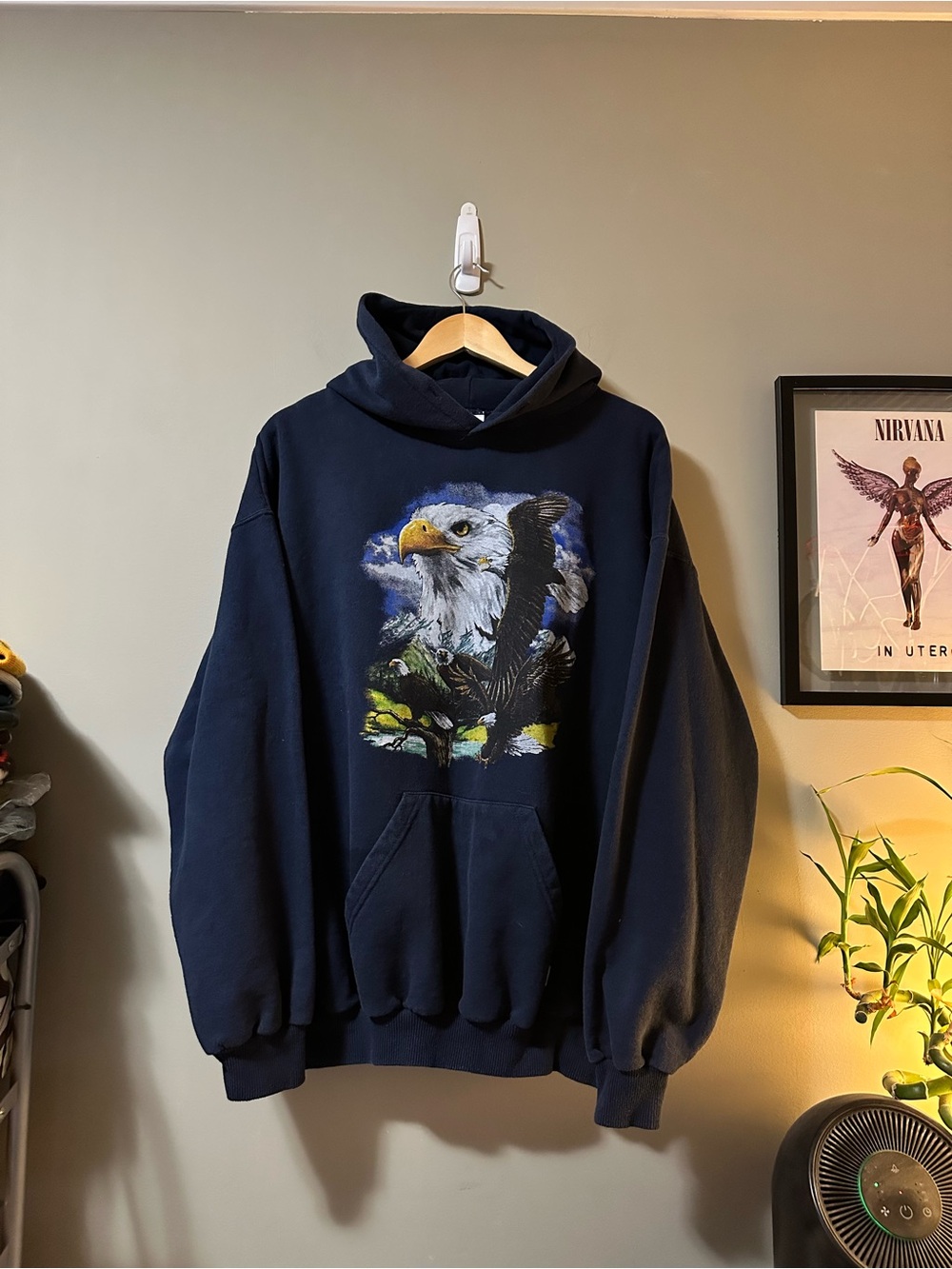 Vintage Men's Navy Eagle Graphic Hoodie Sweatshirt